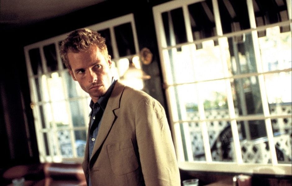 Nhân vật Leonard do Guy Pearce thủ vai