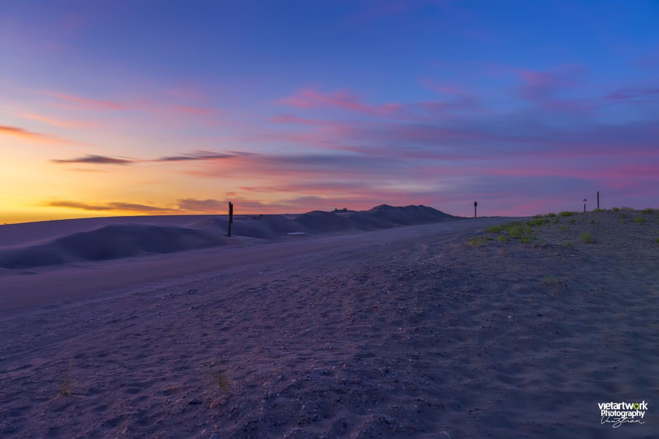 Bầu trời ở Bruneau Sand Dunes vào lúc hoàng hôn