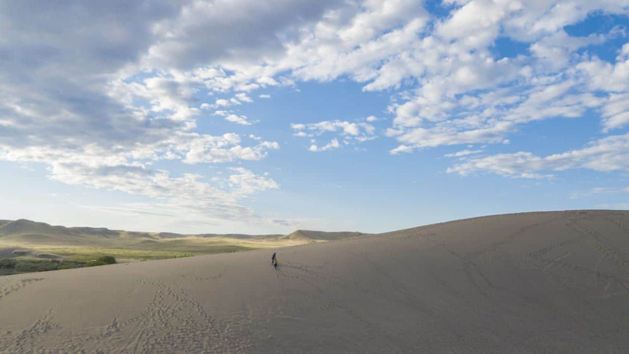 Hoạt động leo đồi tại đồi cát Bruneau Sand Dunes