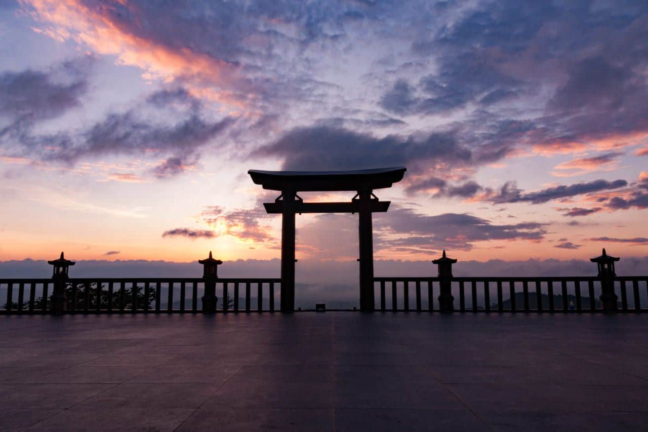 Cổng trời của Linh Quy Pháp Ấn