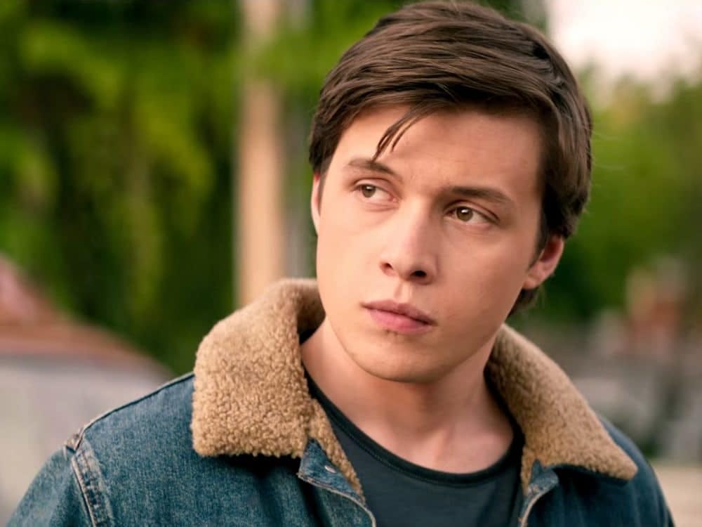 Nam diễn viên Nick Robinson trong vai Simon