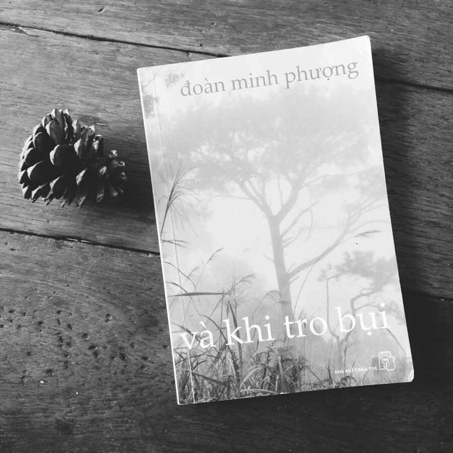 Ảnh bìa của Và khi tro bụi