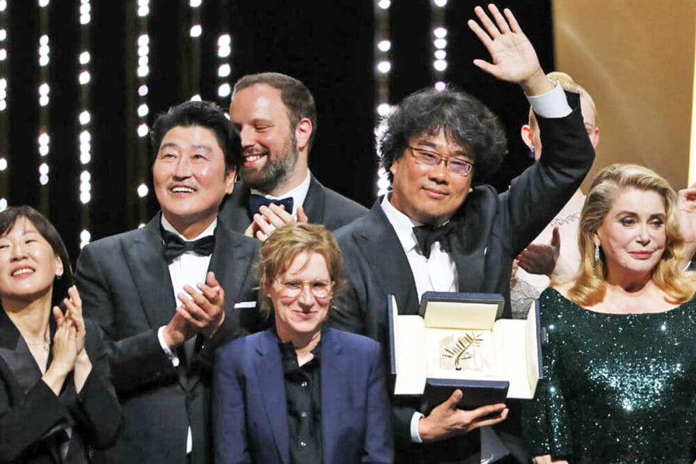 Đoàn làm phim giành giải Cành Cọ Vàng tại Cannes 2019
