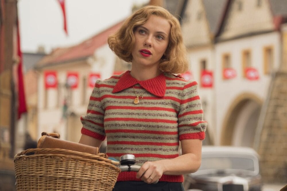 Scarlett Johansson xinh đẹp trong Jojo Rabbit