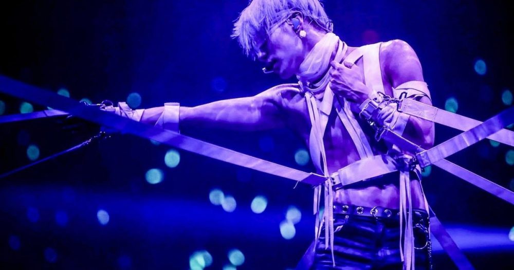 Vì thế những vũ điệu đến từ  “cỗ máy nhảy” xuất sắc nhất Kpop luôn sắc bén và nhanh nhạy nhưng cũng không kém phần thanh nhã và uyển chuyển