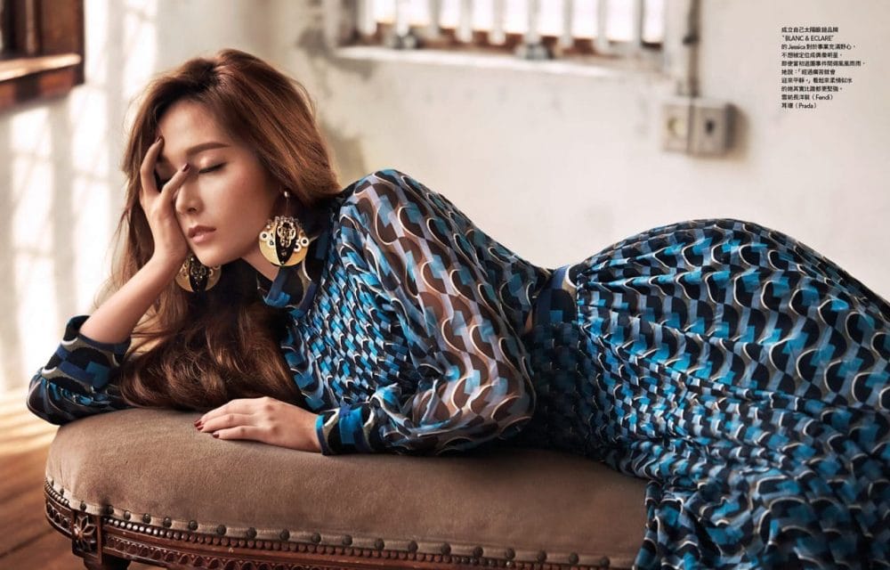 Jessica luôn làm bật lên thần thái của mỗi bộ trang phục