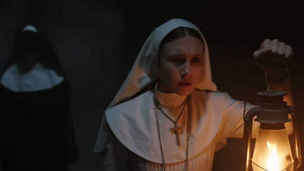 Sơ Irene bị Valak dẫn dắt