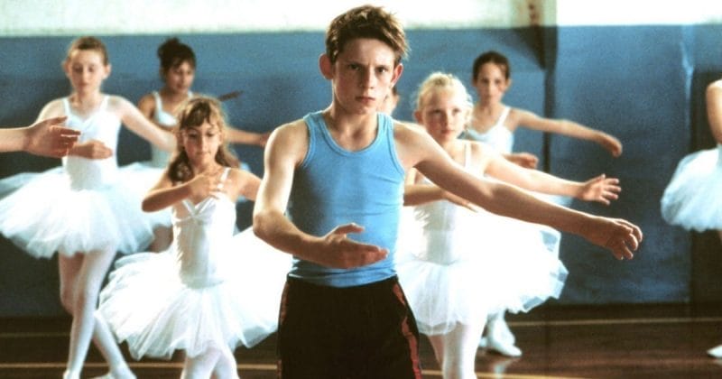 Tom Holland đã có cơ hội tiếp xúc môi trường vũ đạo từ nhỏ