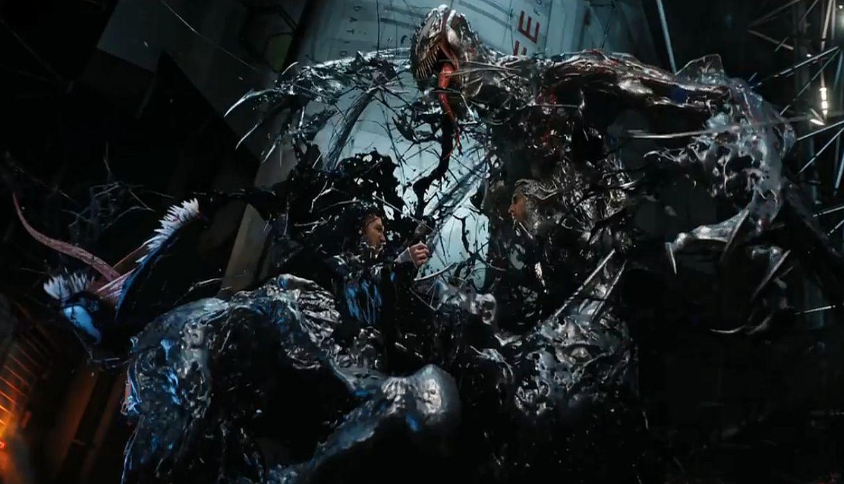Venom chiến đấu với Riot
