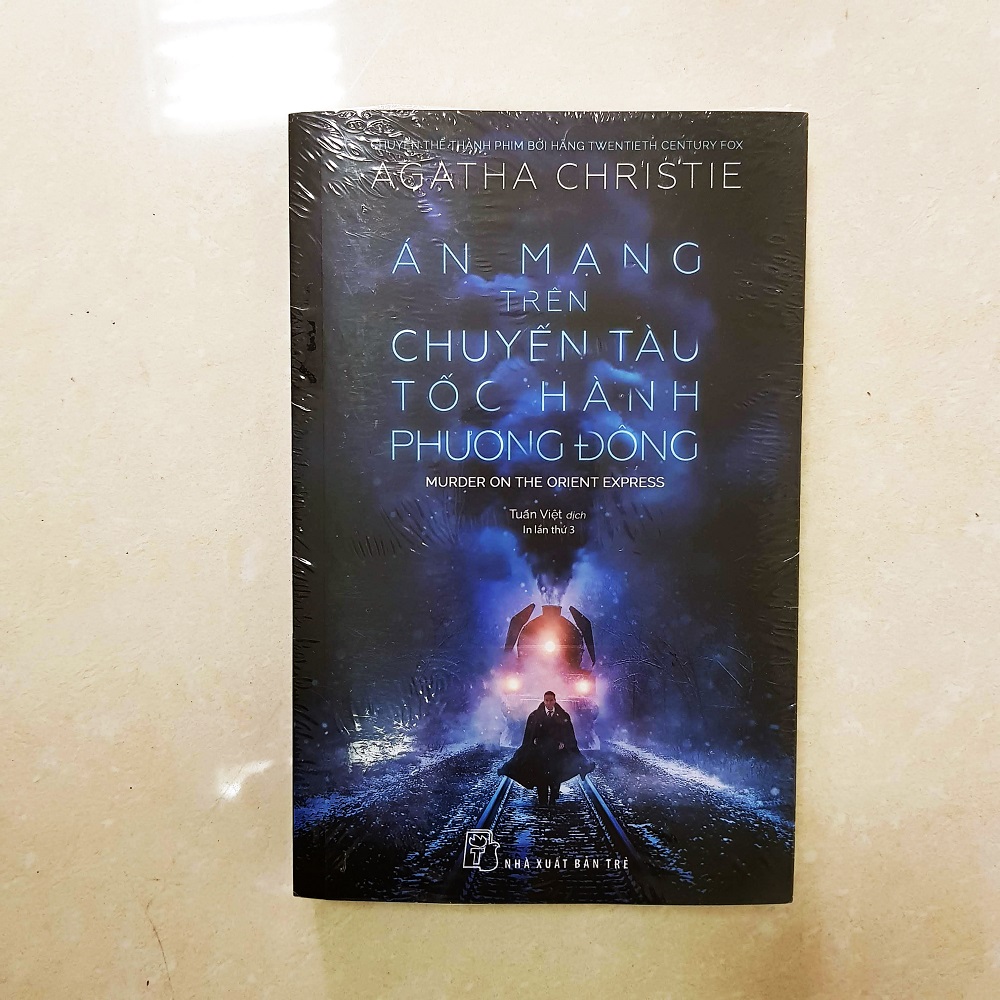 Viên thám tử Hercule Poirot hiện lên tựa như hiện thân của chính nghĩa trong quyển tiểu thuyết