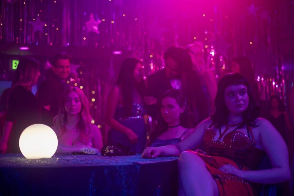 Một trong những buổi tiệc hoang lạc của Euphoria