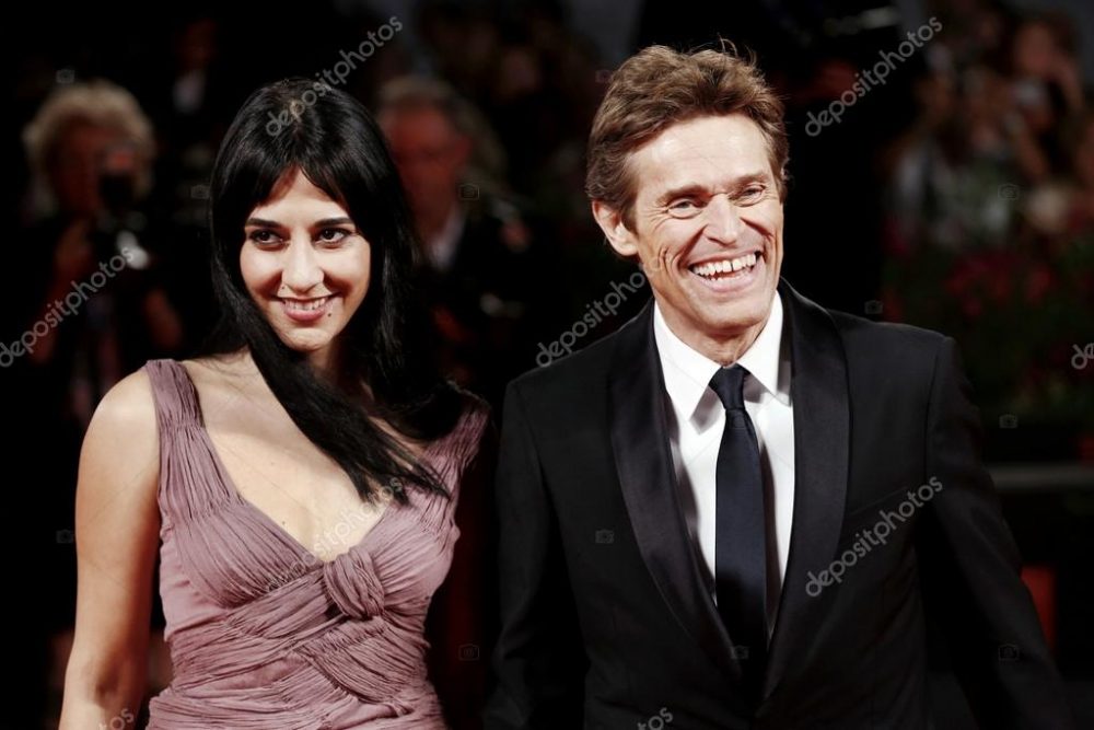 WIllem Dafoe hiện tại đang rất hạnh phúc với người vợ của mình