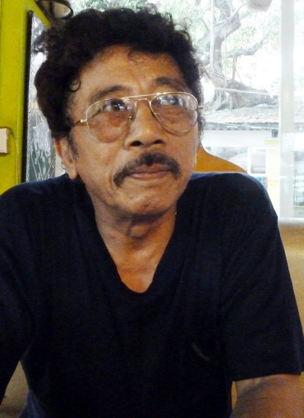Chân dung nhà văn Chu Lai
