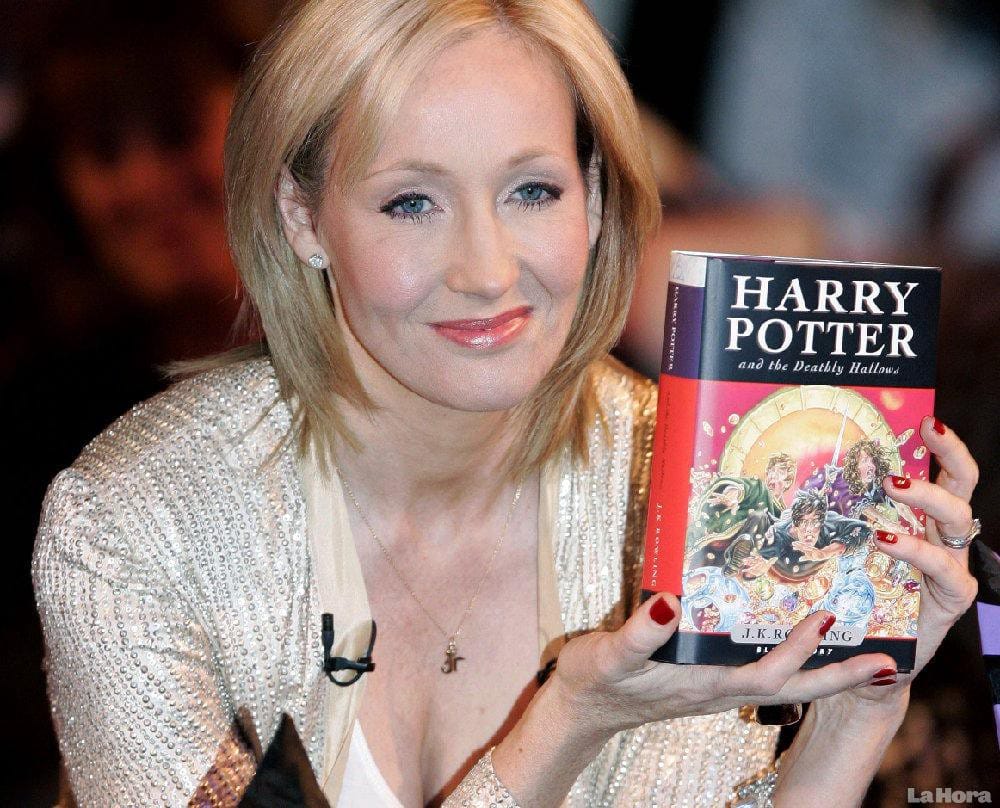 Nhà văn J.K.Rowling và tiểu thuyết Harry Potter