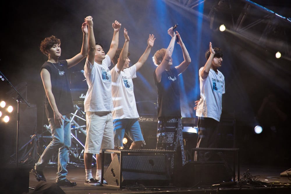 FT Island thực hiện một số chuyến lưu diễn