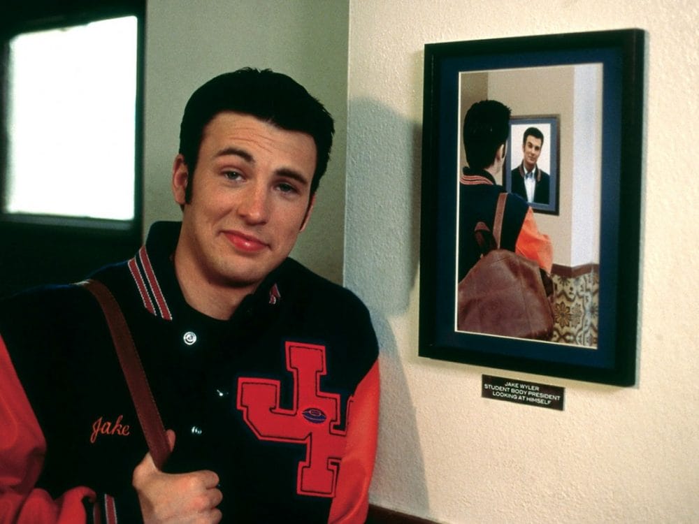Tạo hình của Chris Evans trong phin Not another teen movie