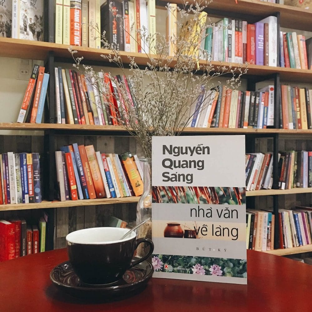 Cuốn Nhà văn về làng