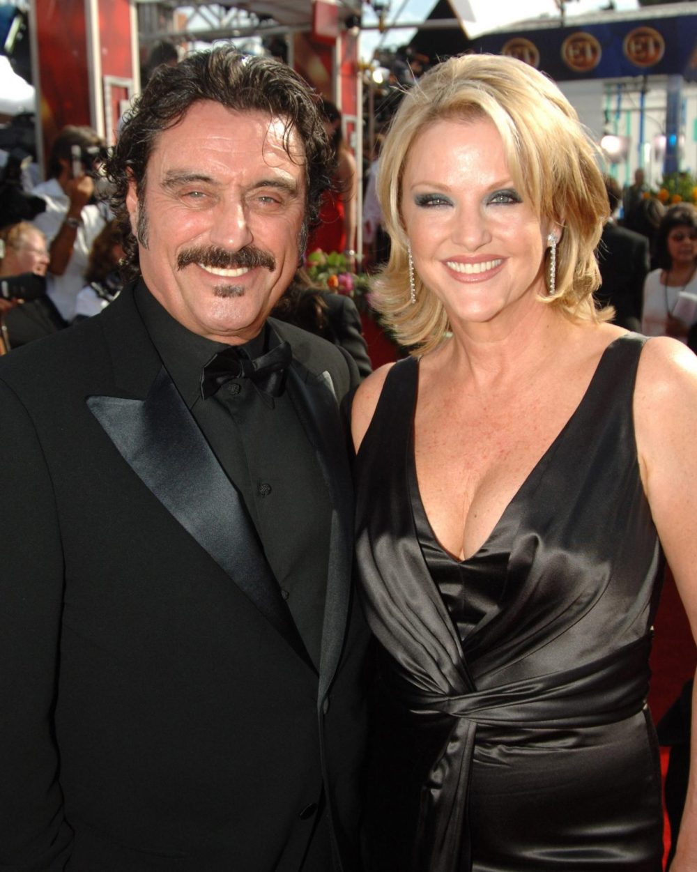 Ian McShane hiện tại đang rất hạnh phúc với cô vợ thứ 3 Gwen Humble