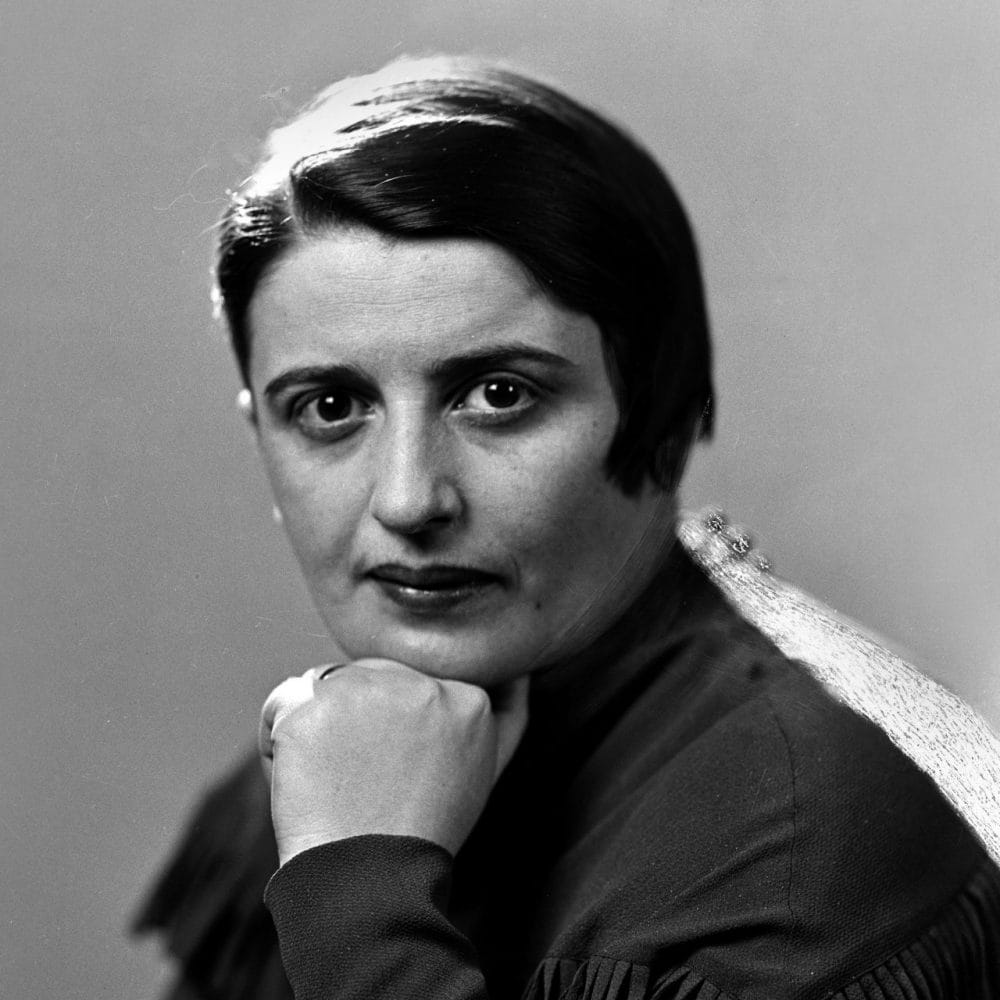 Chân dung nhà văn Ayn Rand