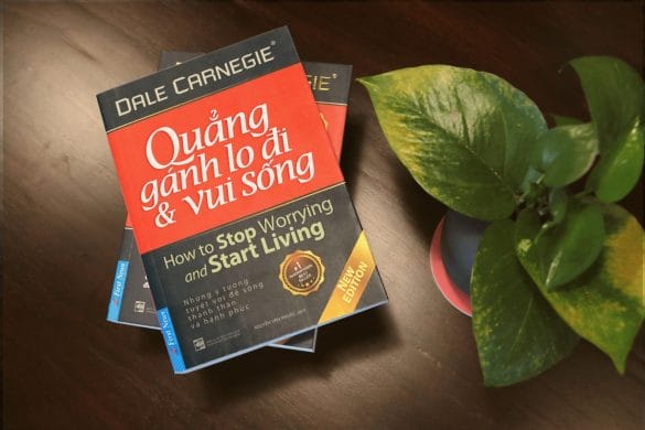 Sách Quẳng gánh lo đi và vui sống