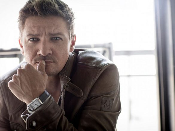 Nam diễn viên Jeremy Renner