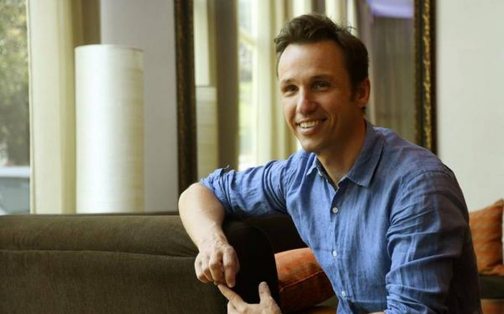 Markus Zusak là tác giả của quyển sách kinh điển Kẻ Trộm Sách