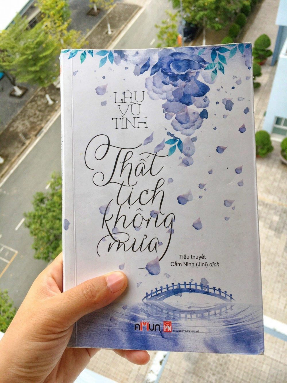 Cuốn Thất tịch không mưa