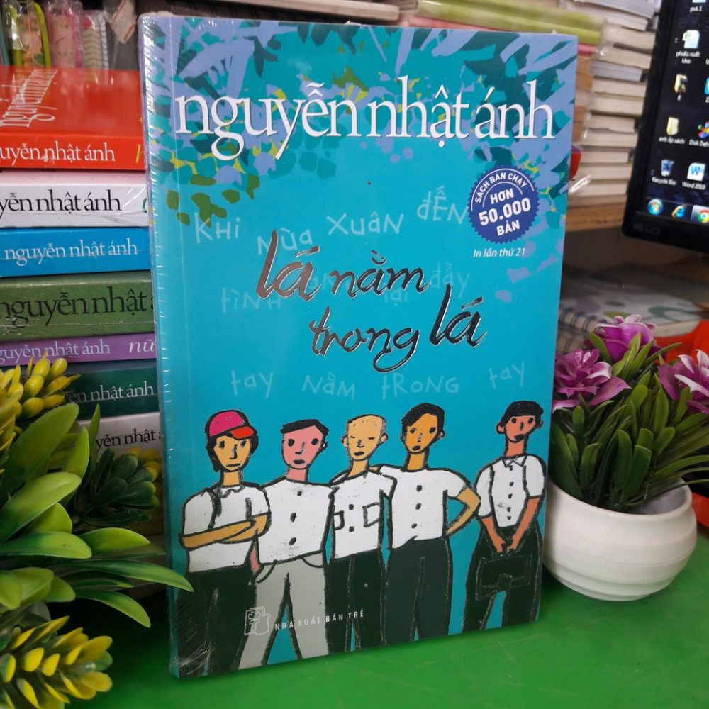 Lá nằm trong lá và những rung cảm đầu đời của tuổi trẻ