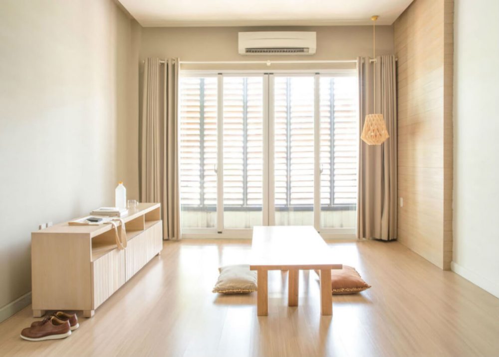 Phong cách tối giản giúp một không gian nhỏ bé cũng trở nên cực kì rộng rãi và thoáng đãng