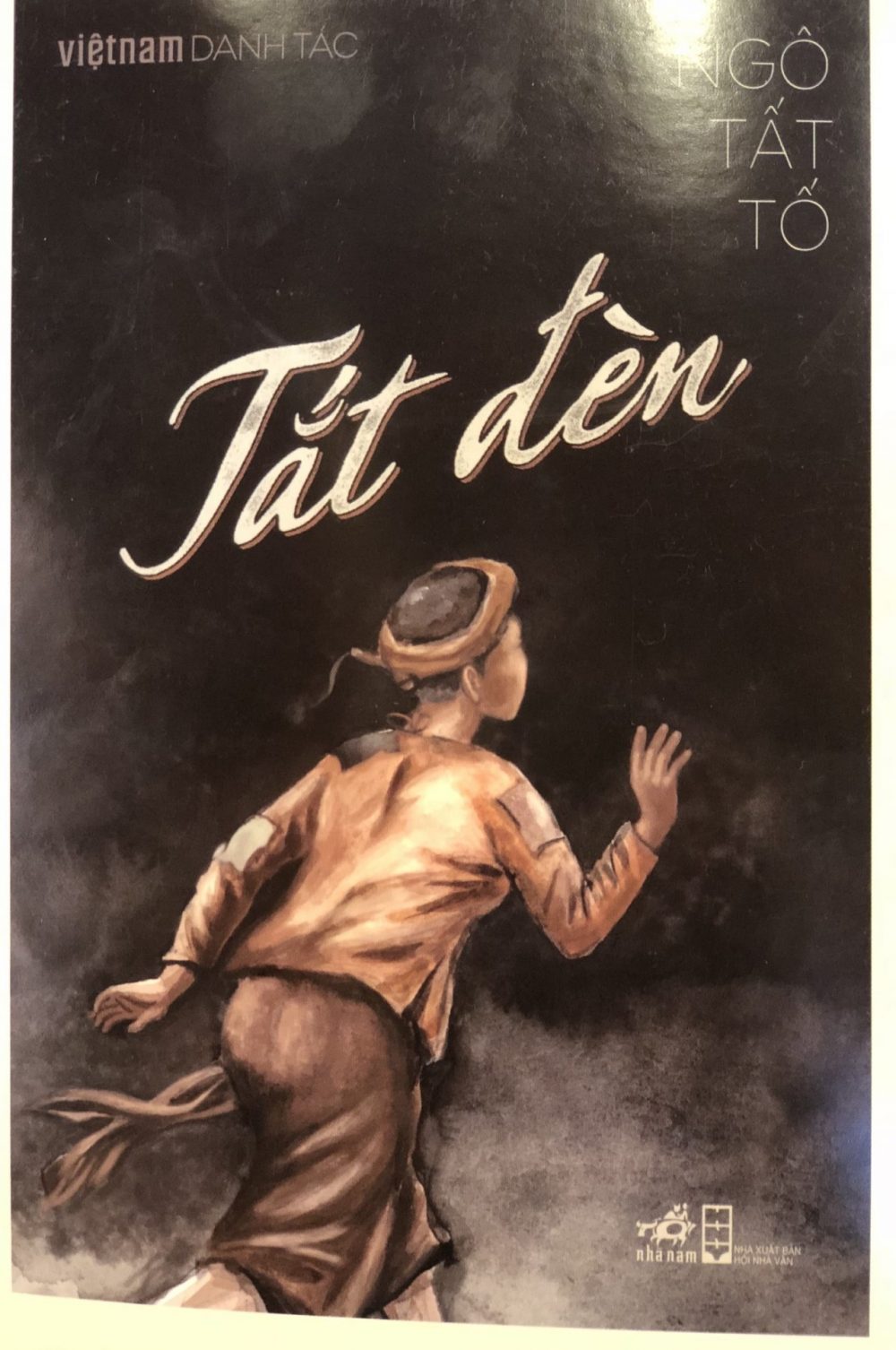 Tác phẩm Tắt đèn