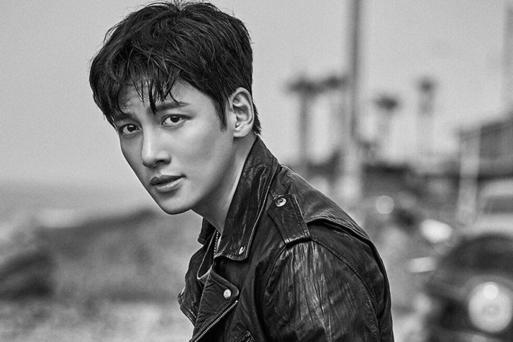 Hình của Ji Chang Wook trên tờ tạp chí 1st look