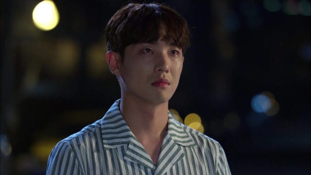 Chàng diễn viên Ahn Joong Hee luôn tỏ ra kiêu ngạo nhưng lại vô cùng quan tâm những người xung quanh