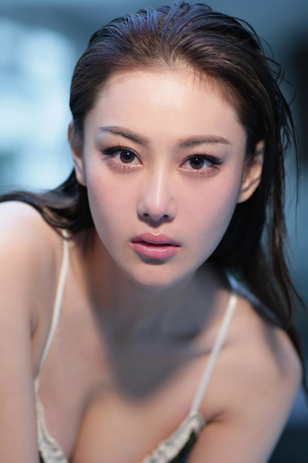 Người đẹp theo đuổi phong cách gợi cảm