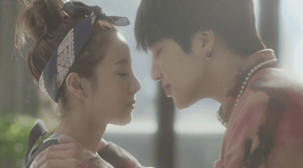 Cặp đôi trong phim We Broke Up
