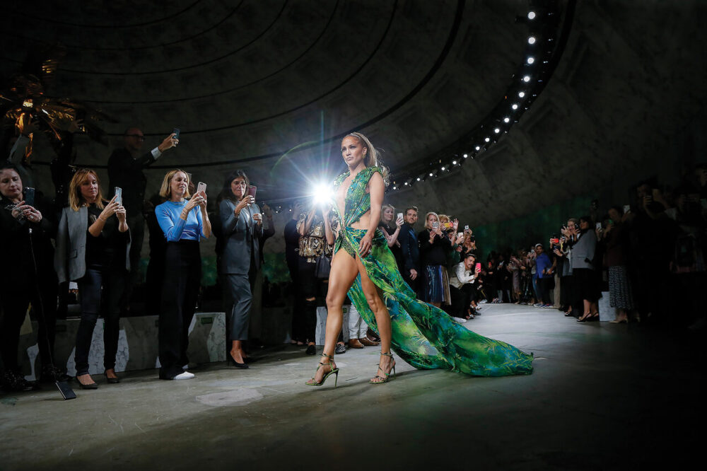 Jennifer tại Milan Fashion Week
