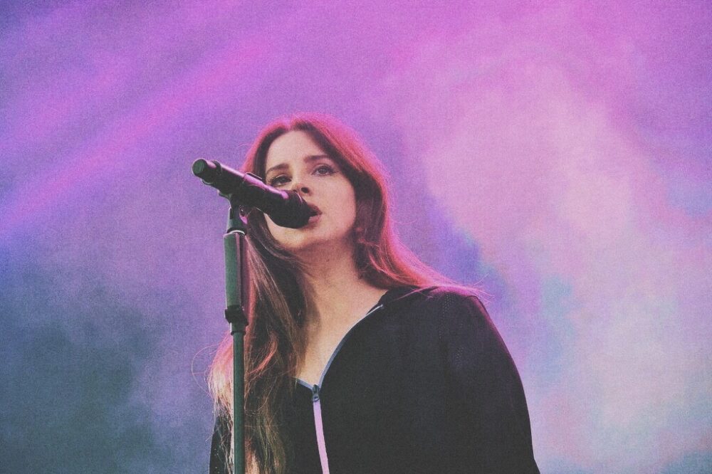 Lana Del Rey trở thành ca sĩ thực thụ