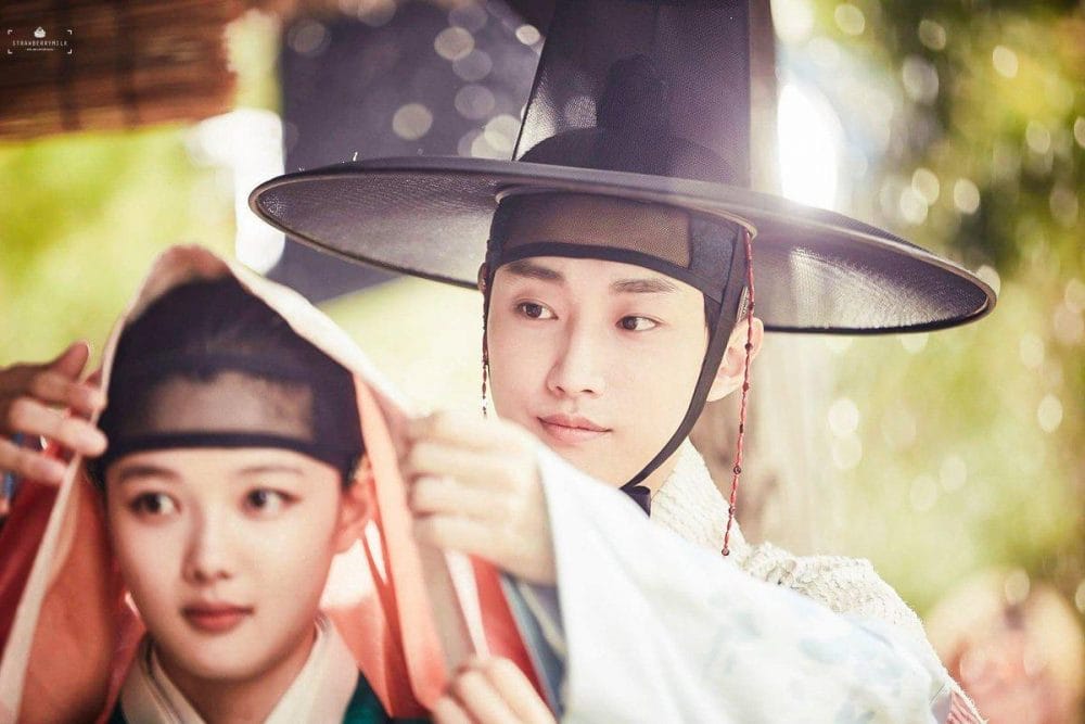 Nam phụ Kim Yoon Sung luôn hết lòng đứng sau bảo vệ Ra On