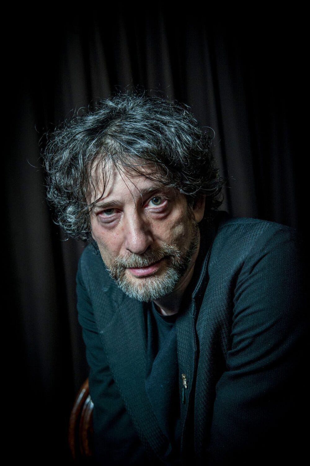 Chân dung nhà văn Neil Gaiman
