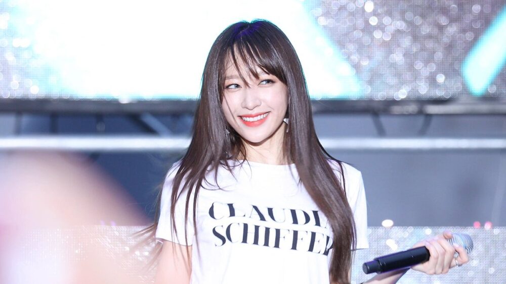 Hani và chương trình weekly idol
