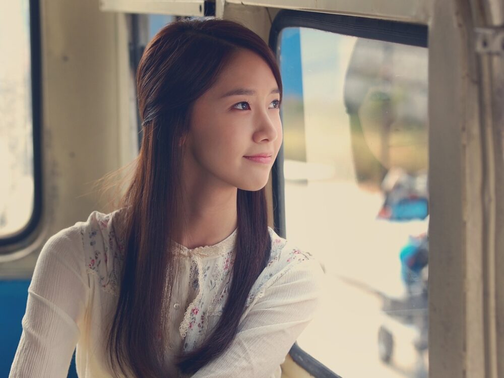 Hình ảnh Yoona đẹp dịu dàng trong Cơn mưa tình yêu