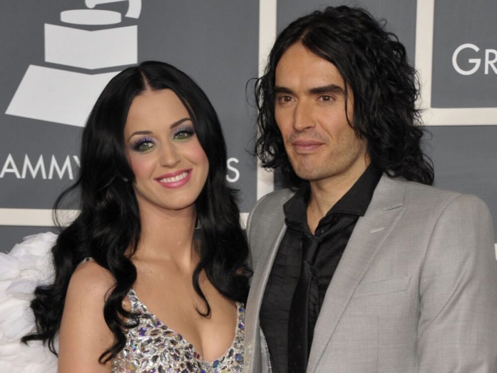 chồng cũ của cô là Russel Brand