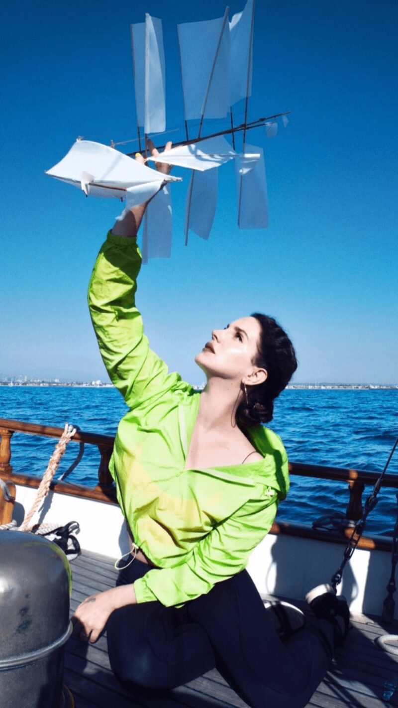 Lần trở lại với album mới đem về cho Lana Del Rey vô số lời khen