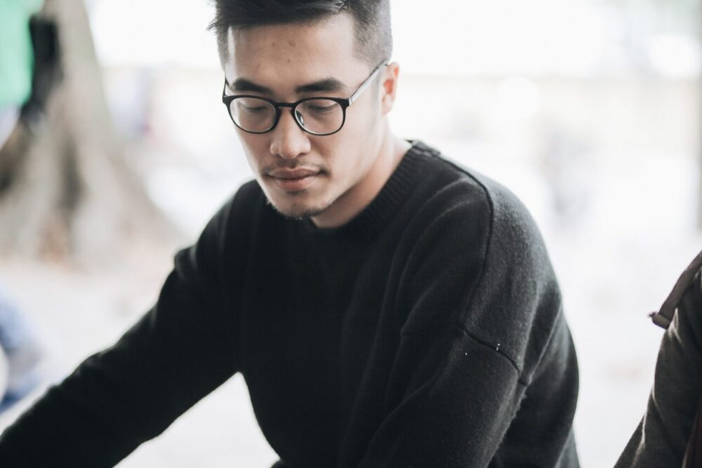 Vẻ ngoài lãng tử của nam ca sĩ