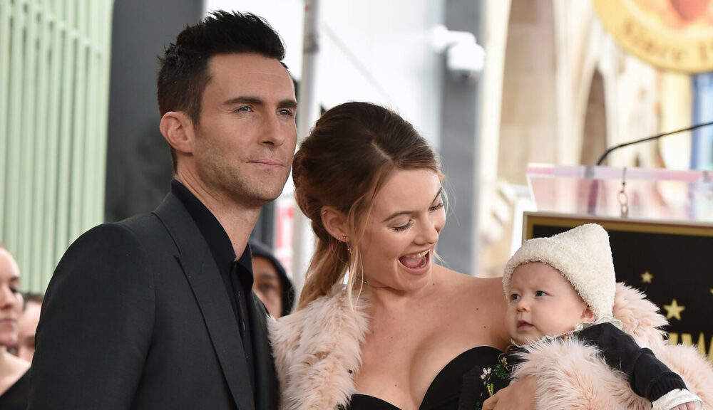 Adam Levine và gia đình nhỏ