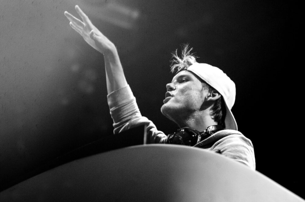 Avicii ra đi đầy thương tiếc