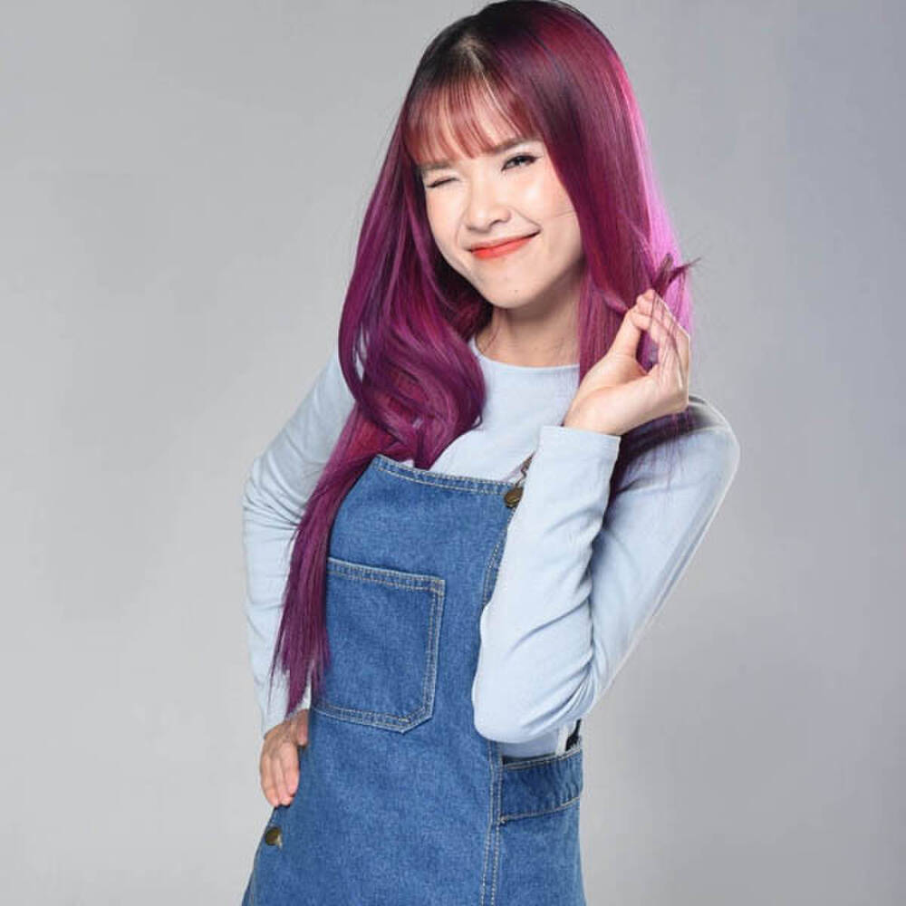 Khởi My luôn tươi tắn và xinh xắn