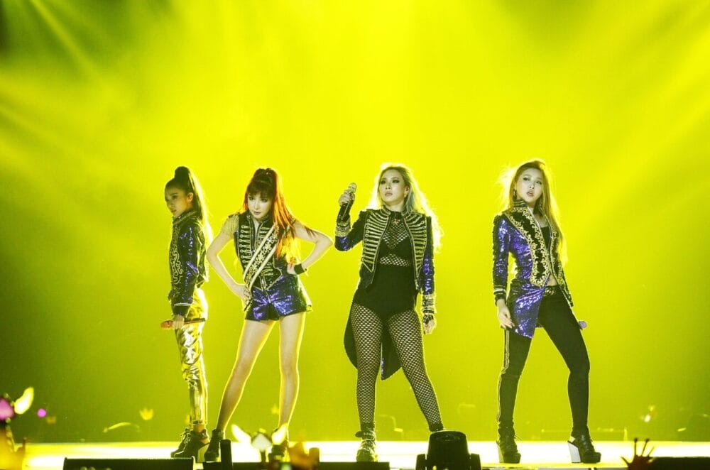 Park Bom tỏa sáng cùng 2EN1