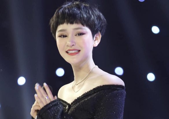 Hiền Hồ gây ấn tượng bởi những ca khúc tình yêu đầy buồn thương