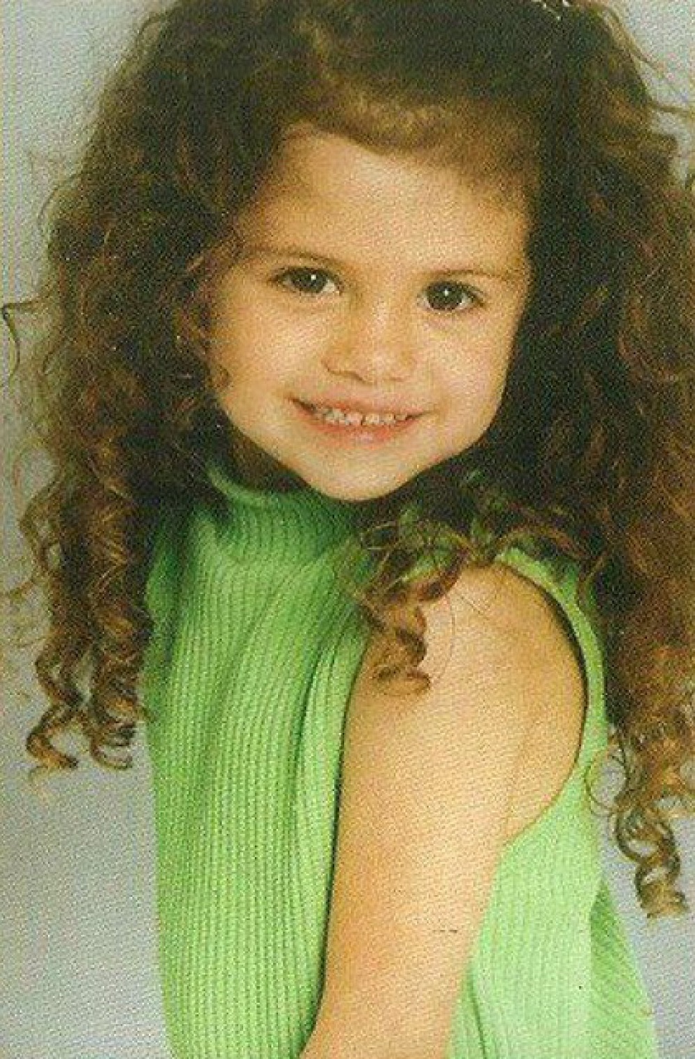 Hình ảnh xinh xắn của Selena khi còn là một cô bé