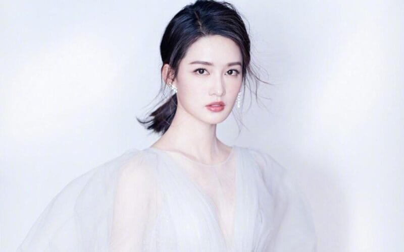 Diễn viên Lý Thấm
